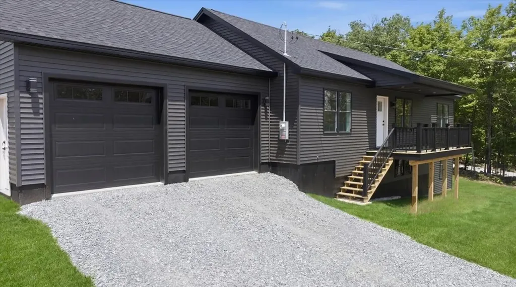 3 Meadow Lane Oxford ME 04270