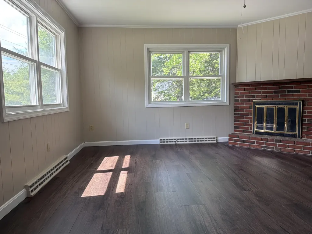 231 River Road Topsham ME 04086