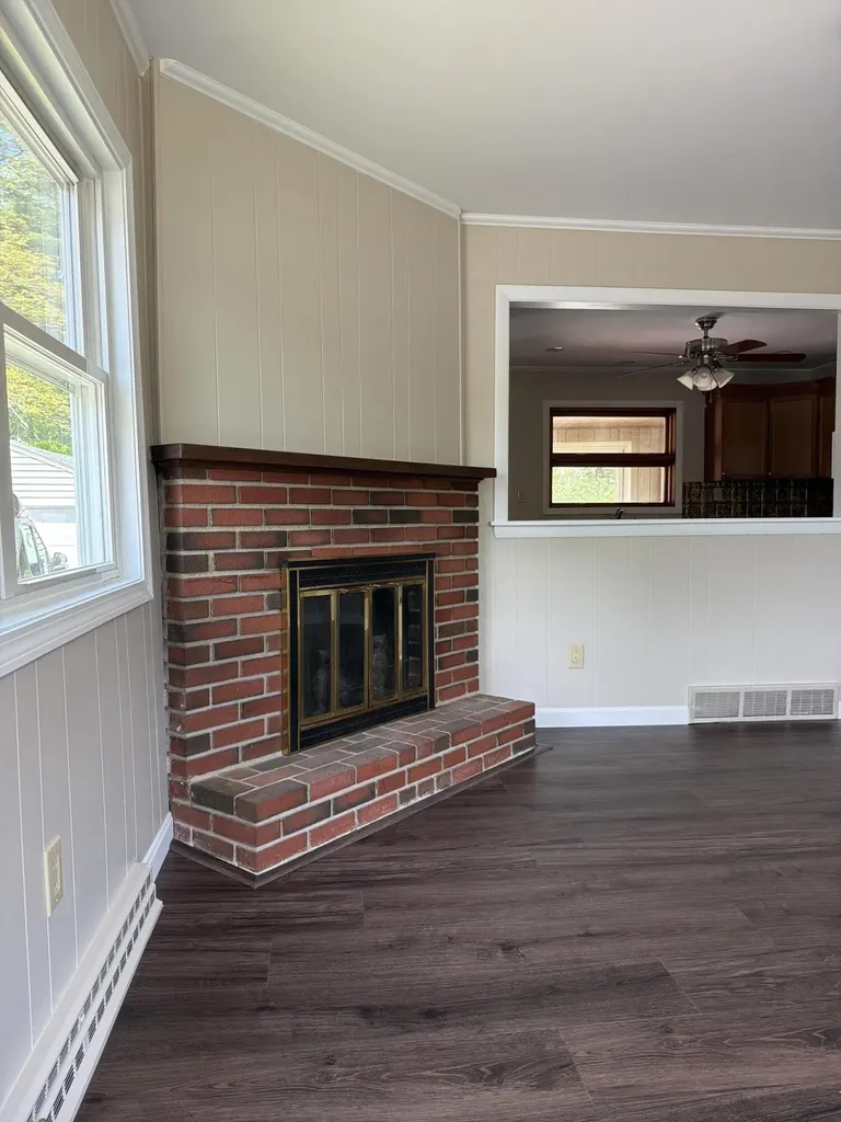 231 River Road Topsham ME 04086