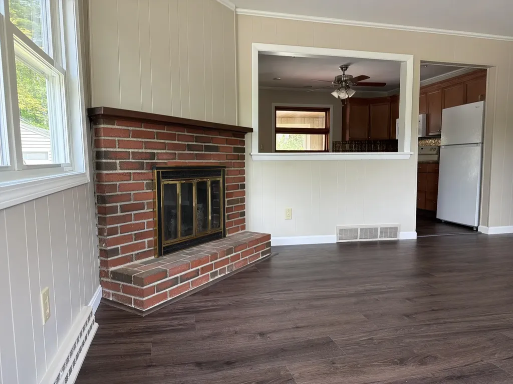 231 River Road Topsham ME 04086