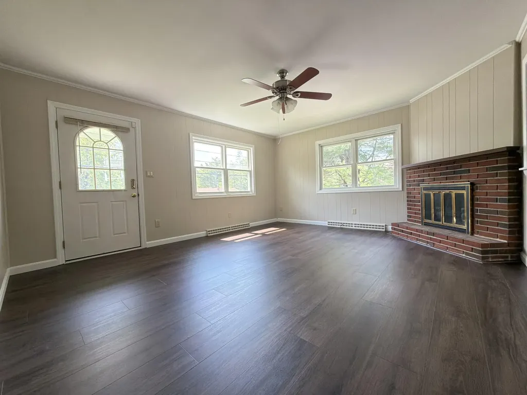 231 River Road Topsham ME 04086