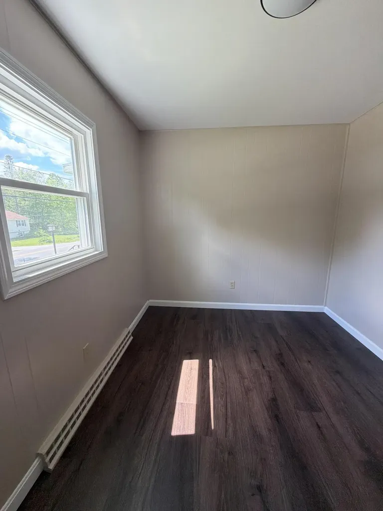 231 River Road Topsham ME 04086