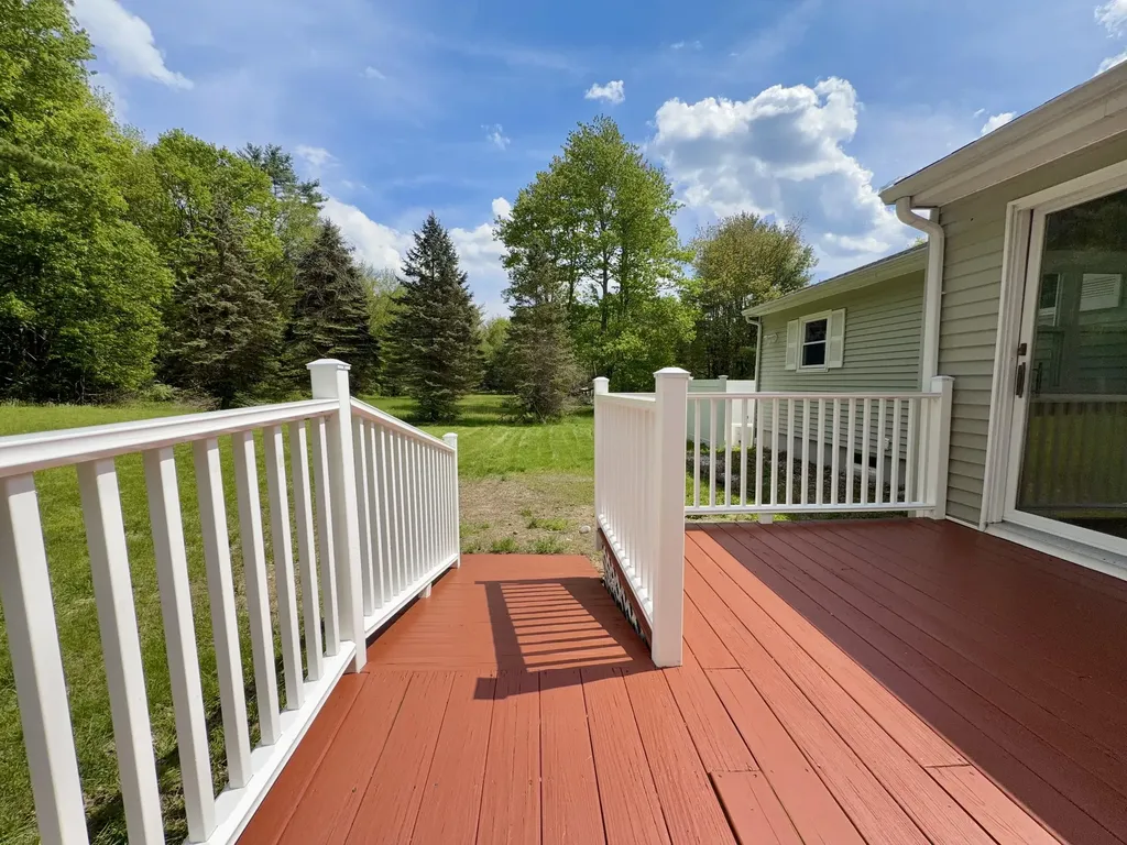 231 River Road Topsham ME 04086