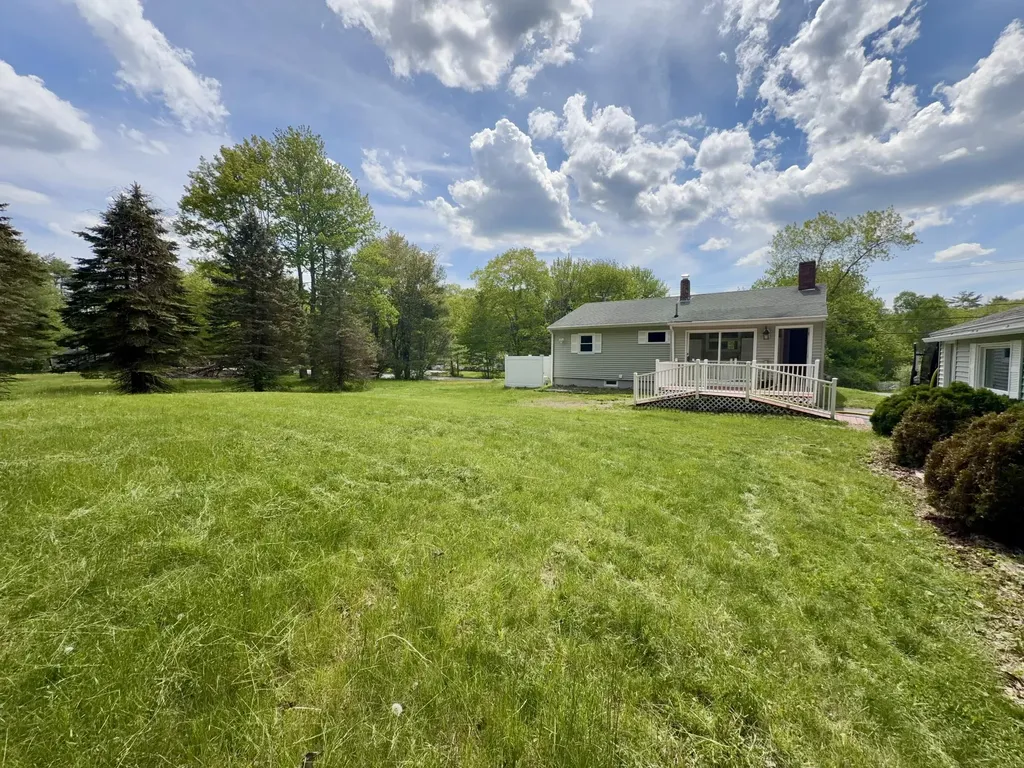 231 River Road Topsham ME 04086