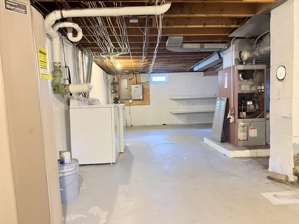 231 River Road Topsham ME 04086
