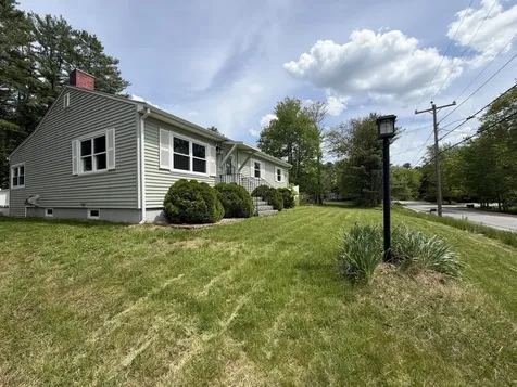 231 River Road Topsham ME 04086