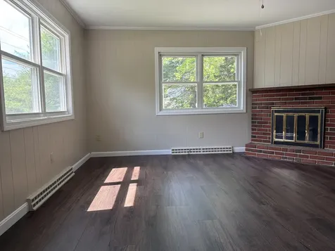 231 River Road Topsham ME 04086