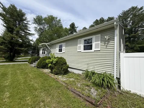 231 River Road Topsham ME 04086