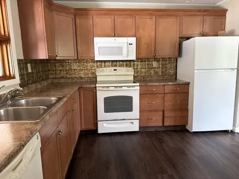 231 River Road Topsham ME 04086