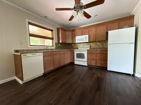 231 River Road Topsham ME 04086