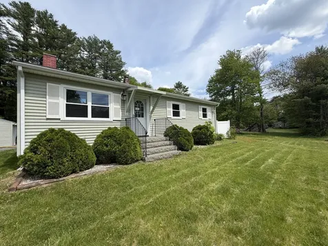 231 River Road Topsham ME 04086