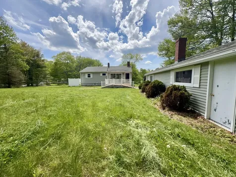 231 River Road Topsham ME 04086
