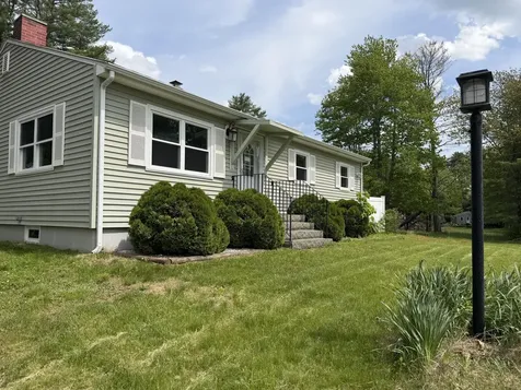 231 River Road Topsham ME 04086