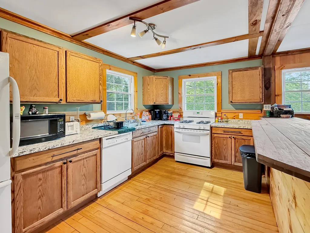 40 Onawa Road Elliottsville Twp ME 04443