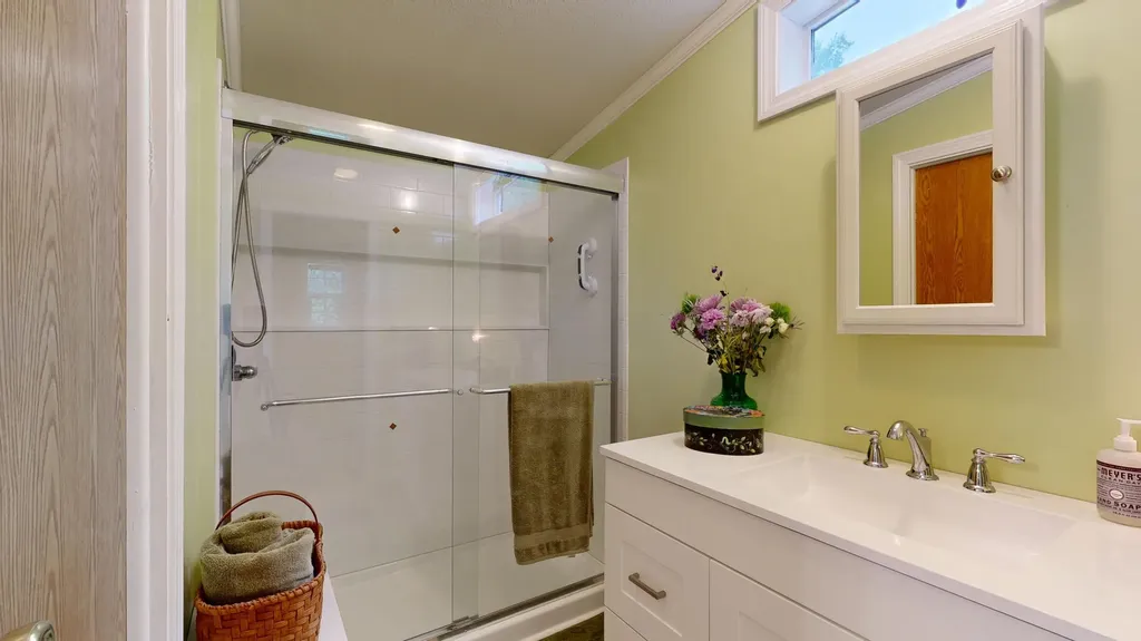 12 Radley Road Freeport ME 04032