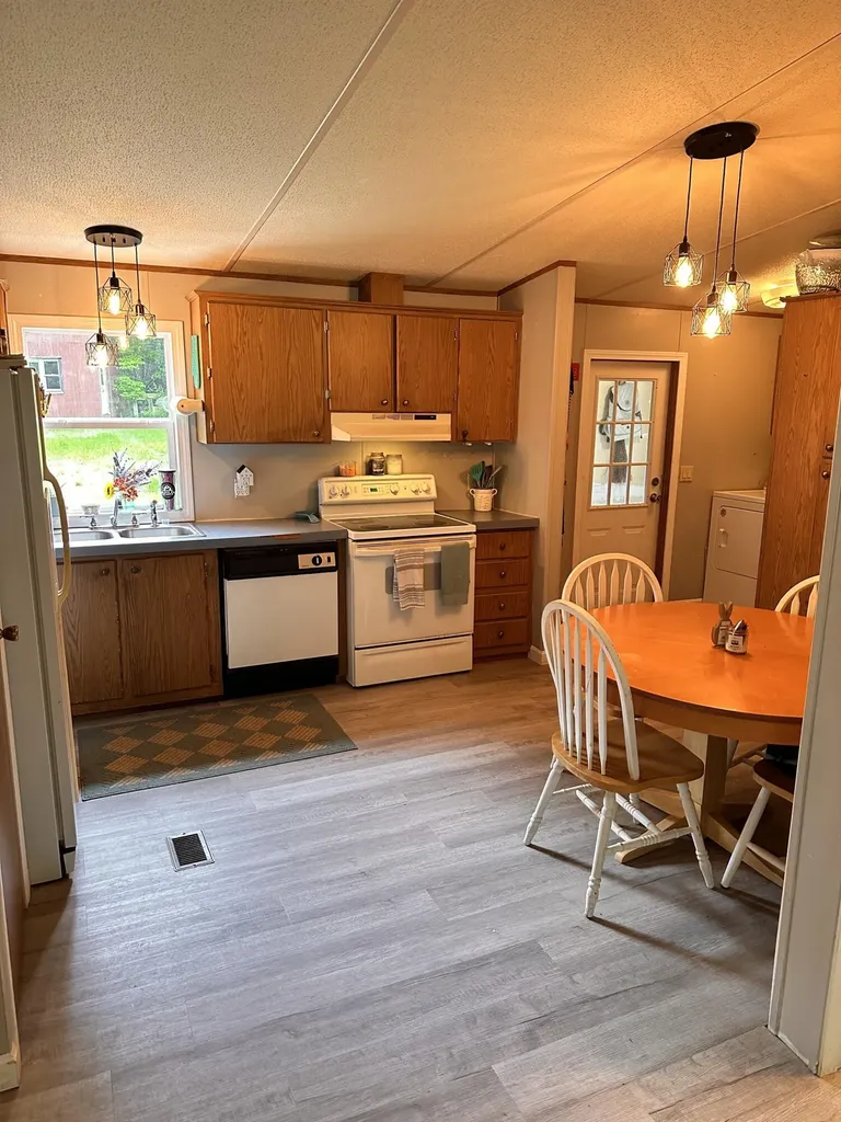 99 Dixon Road Lebanon ME 04027