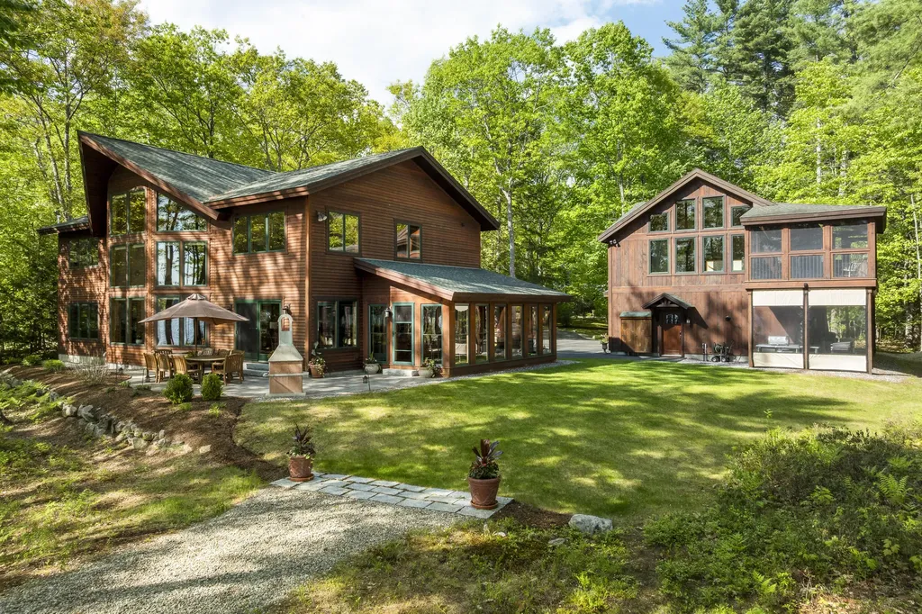 75 Scenic View Drive Naples ME 04055