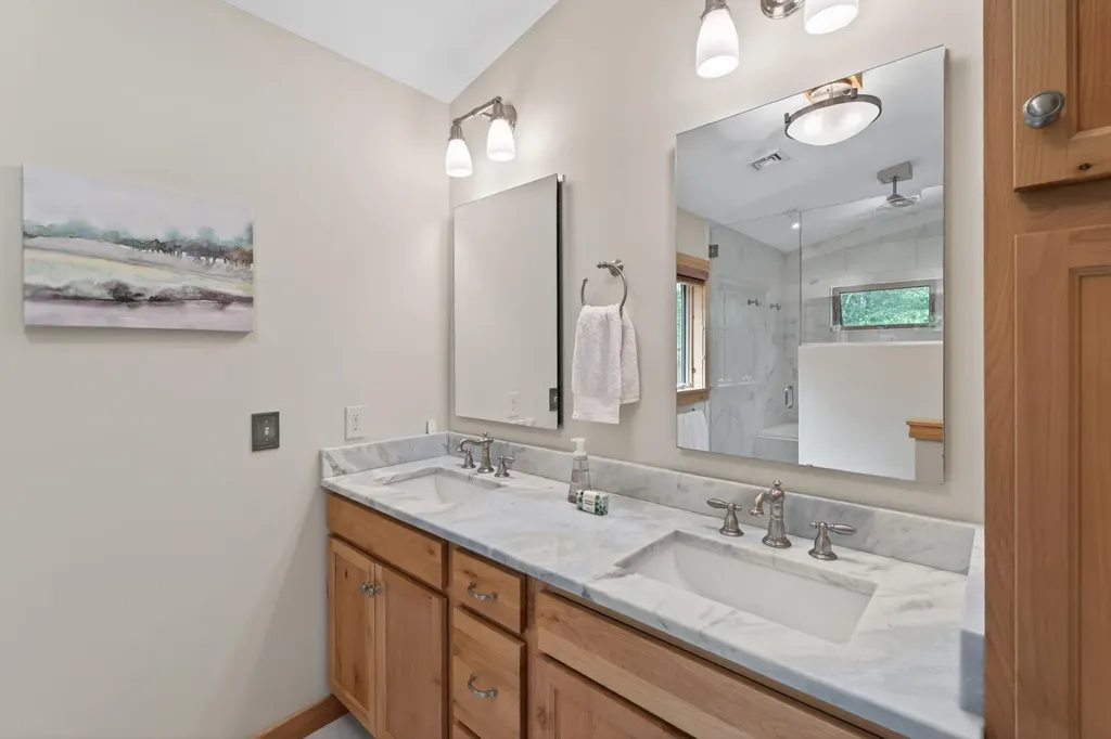 75 Scenic View Drive Naples ME 04055