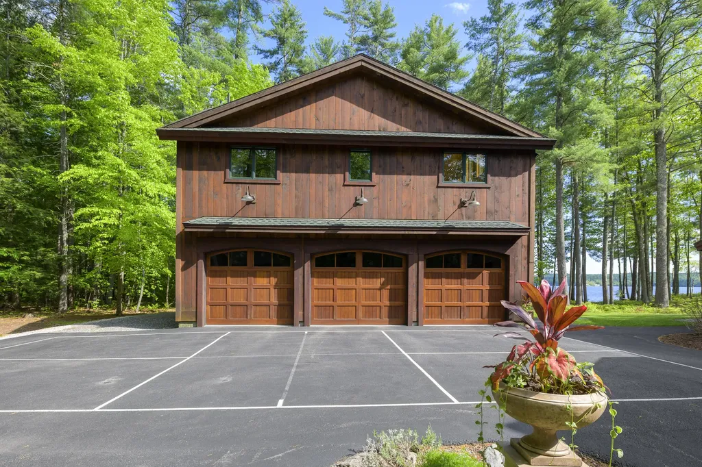 75 Scenic View Drive Naples ME 04055