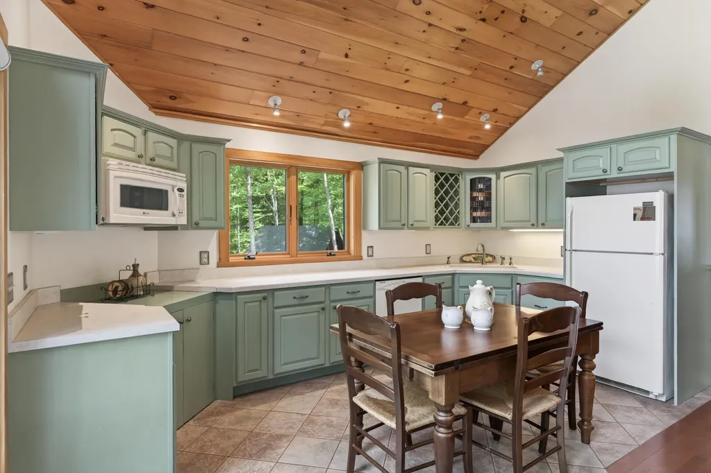 75 Scenic View Drive Naples ME 04055