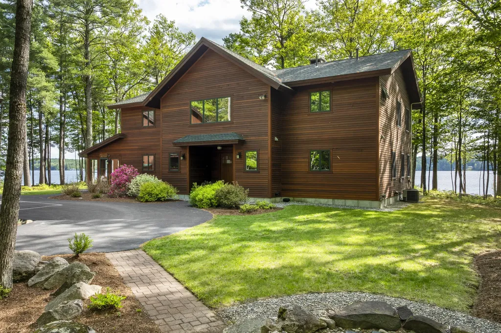 75 Scenic View Drive Naples ME 04055