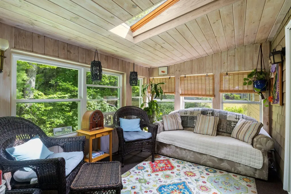 242 Spurwink Avenue Cape Elizabeth ME 04107