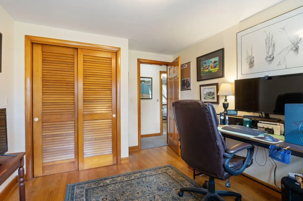 242 Spurwink Avenue Cape Elizabeth ME 04107