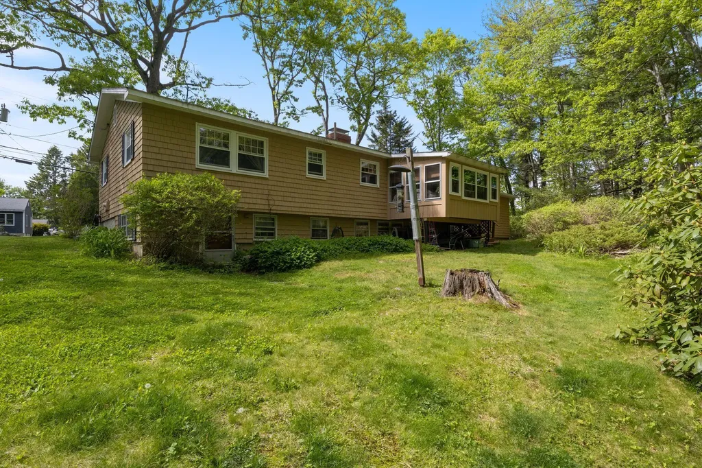 242 Spurwink Avenue Cape Elizabeth ME 04107