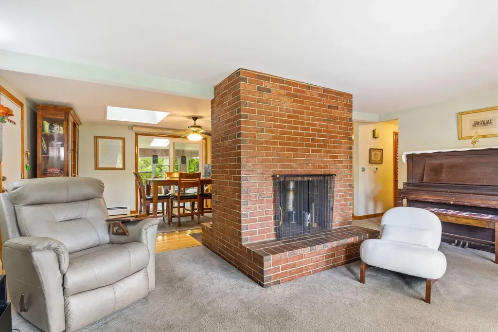 242 Spurwink Avenue Cape Elizabeth ME 04107