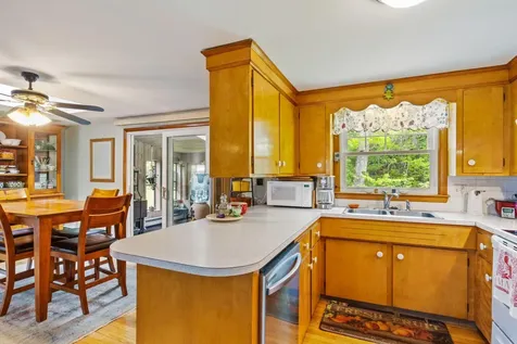 242 Spurwink Avenue Cape Elizabeth ME 04107