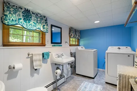242 Spurwink Avenue Cape Elizabeth ME 04107