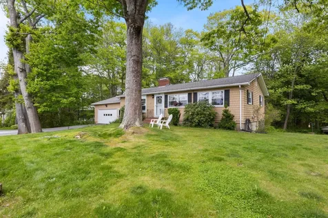 242 Spurwink Avenue Cape Elizabeth ME 04107