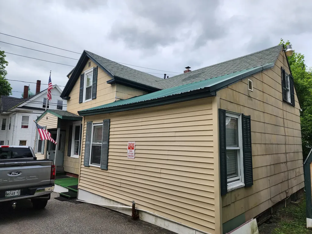 89 Oak Street Lewiston ME 04240
