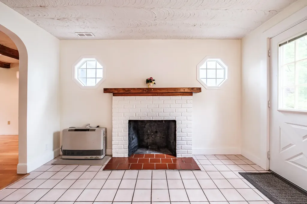 84 Oakhurst Road Cape Elizabeth ME 04107