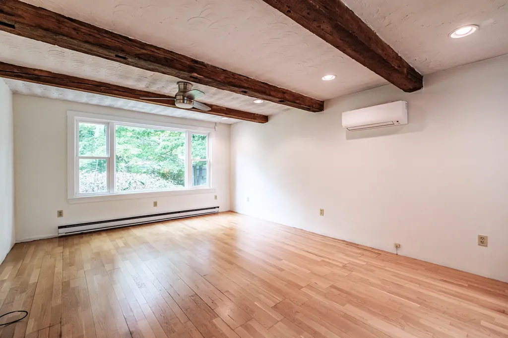 84 Oakhurst Road Cape Elizabeth ME 04107