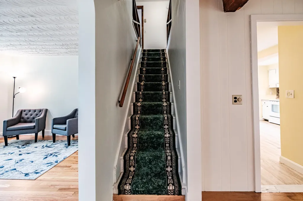 84 Oakhurst Road Cape Elizabeth ME 04107