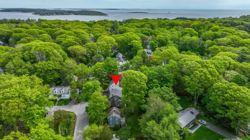 84 Oakhurst Road Cape Elizabeth ME 04107