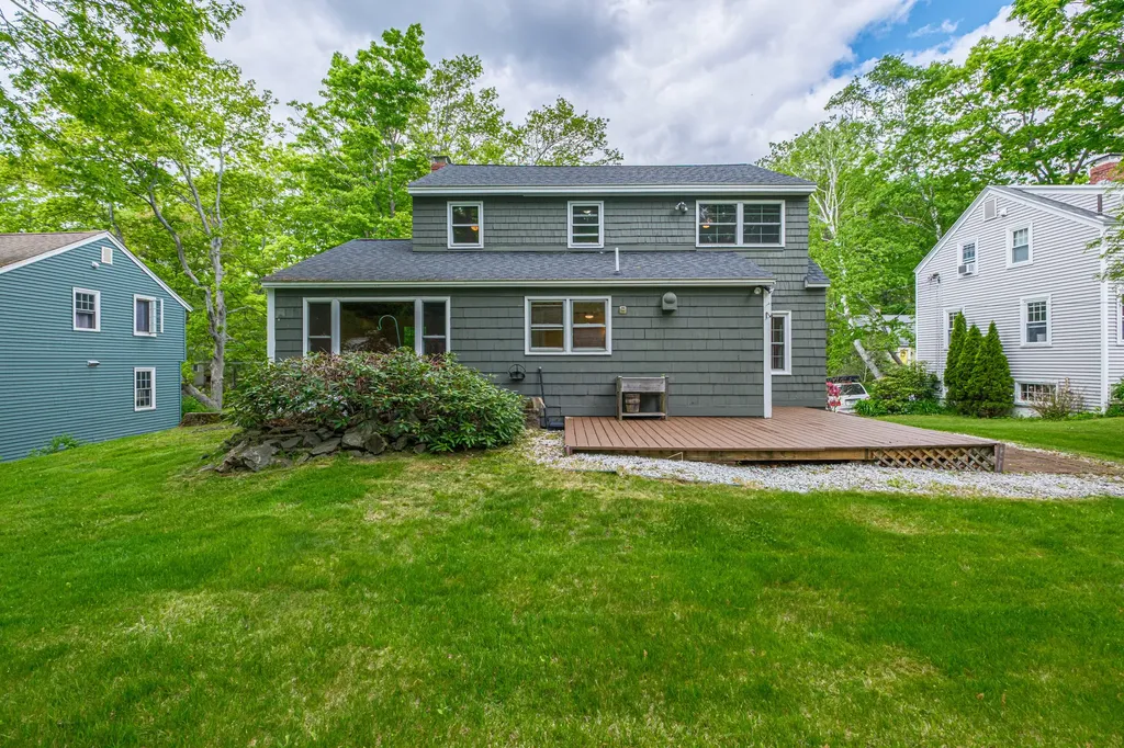 84 Oakhurst Road Cape Elizabeth ME 04107