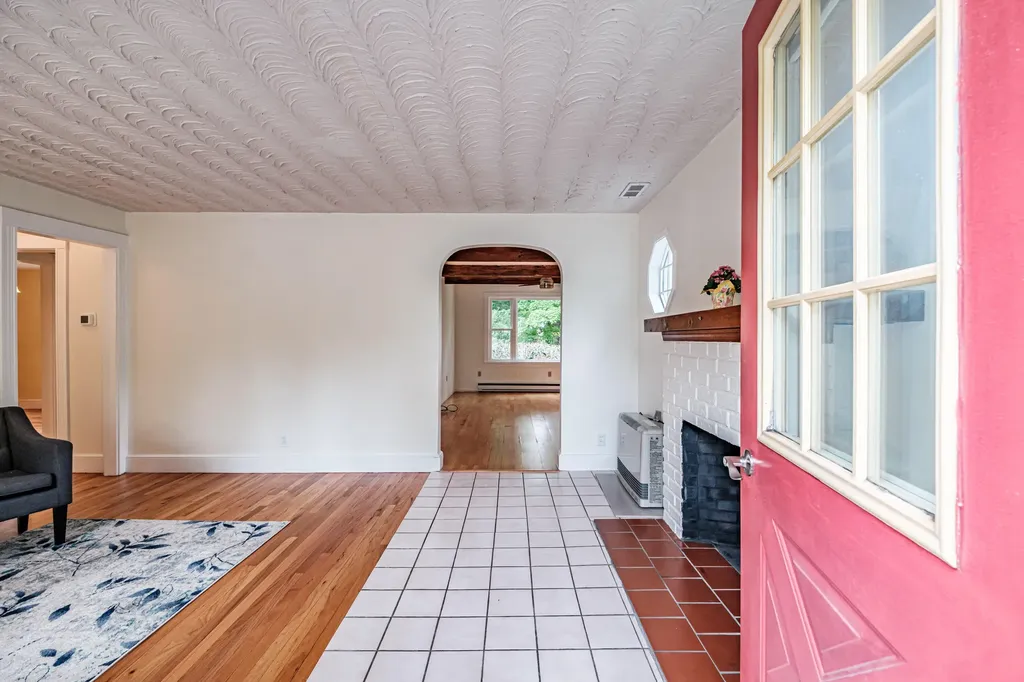 84 Oakhurst Road Cape Elizabeth ME 04107