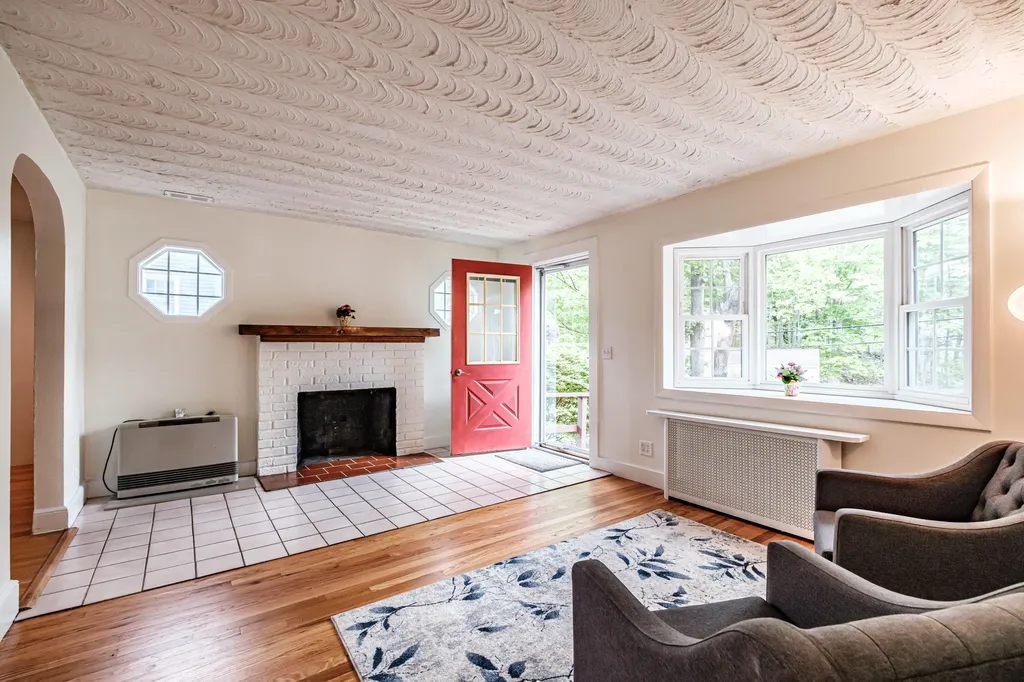 84 Oakhurst Road Cape Elizabeth ME 04107