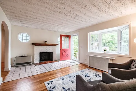 84 Oakhurst Road Cape Elizabeth ME 04107