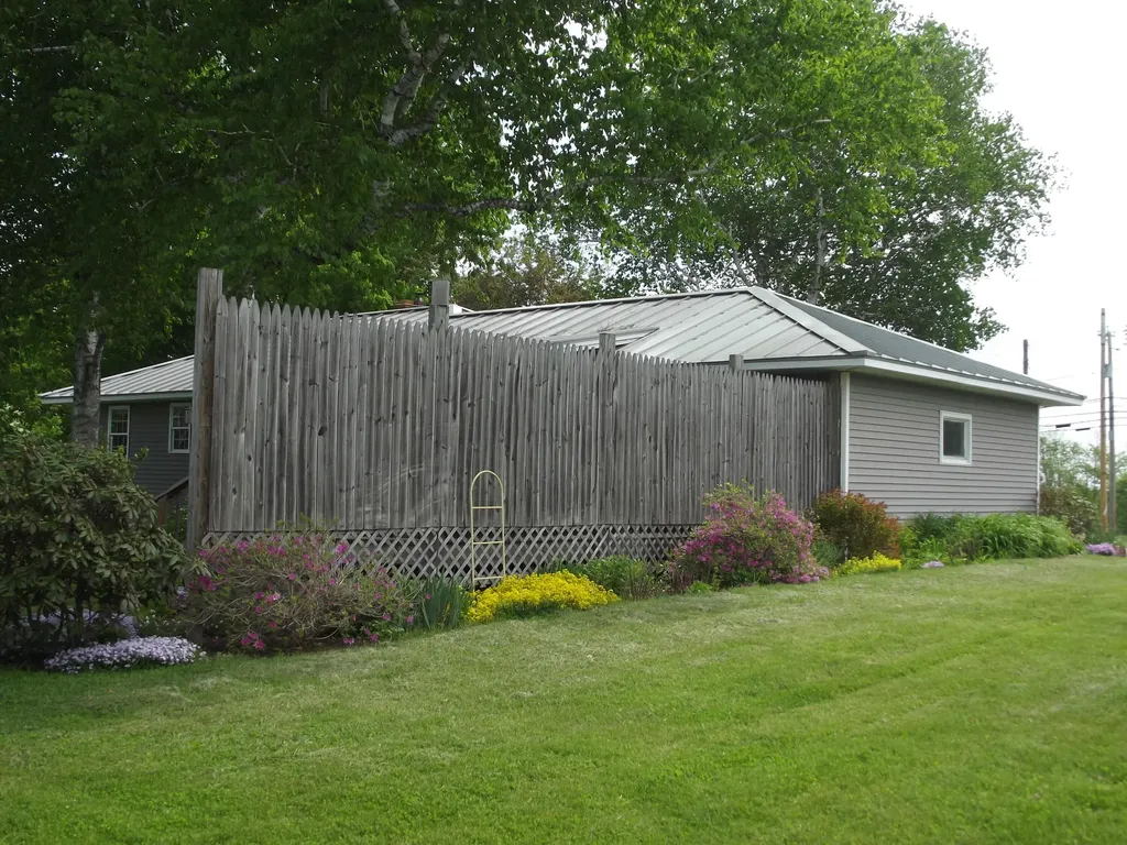 225 Skowhegan Fairfield ME 04937