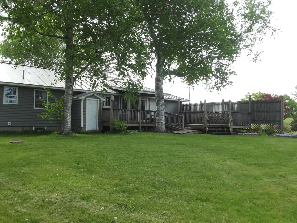 225 Skowhegan Fairfield ME 04937