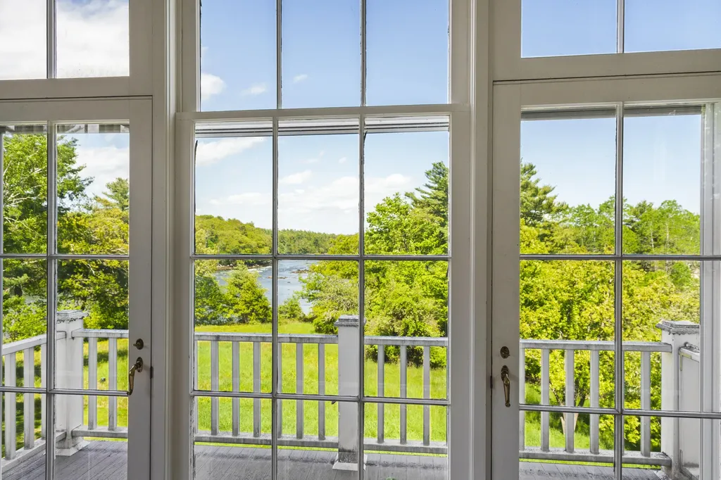 36 Pleasant Street Damariscotta ME 04553