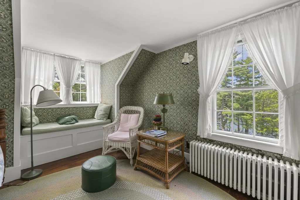 36 Pleasant Street Damariscotta ME 04553