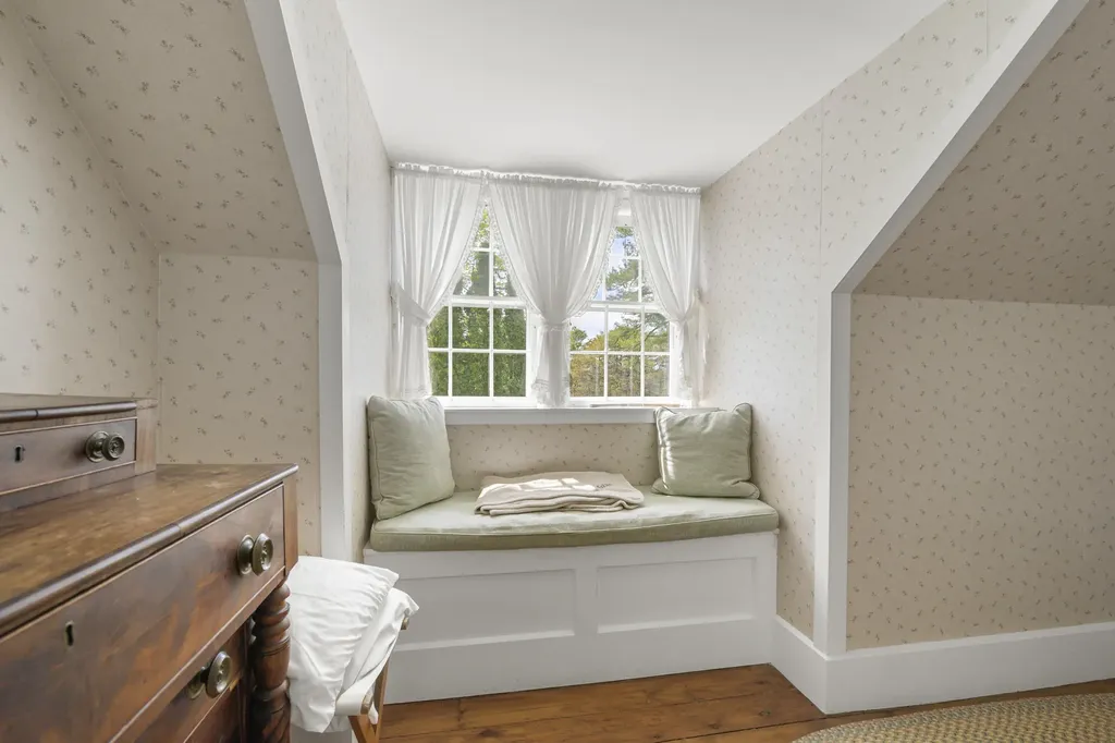 36 Pleasant Street Damariscotta ME 04553