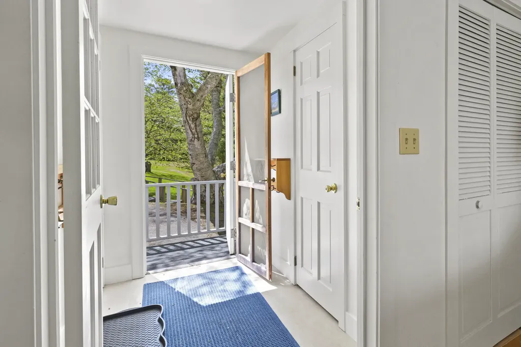 36 Pleasant Street Damariscotta ME 04553