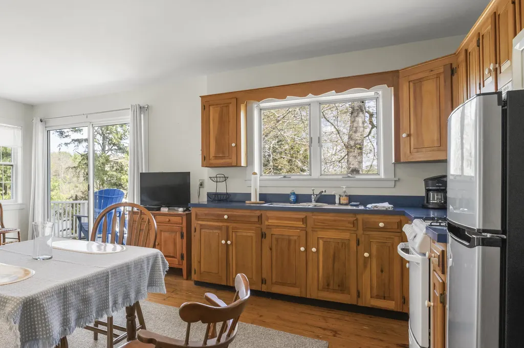 36 Pleasant Street Damariscotta ME 04553