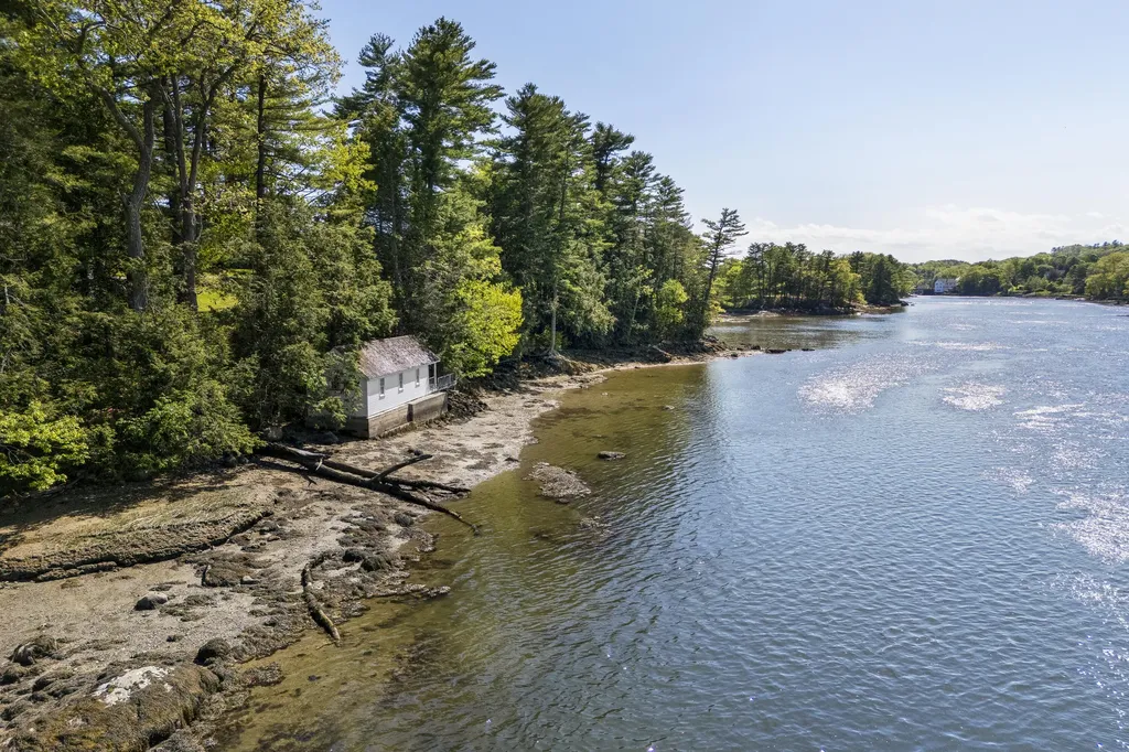 36 Pleasant Street Damariscotta ME 04553