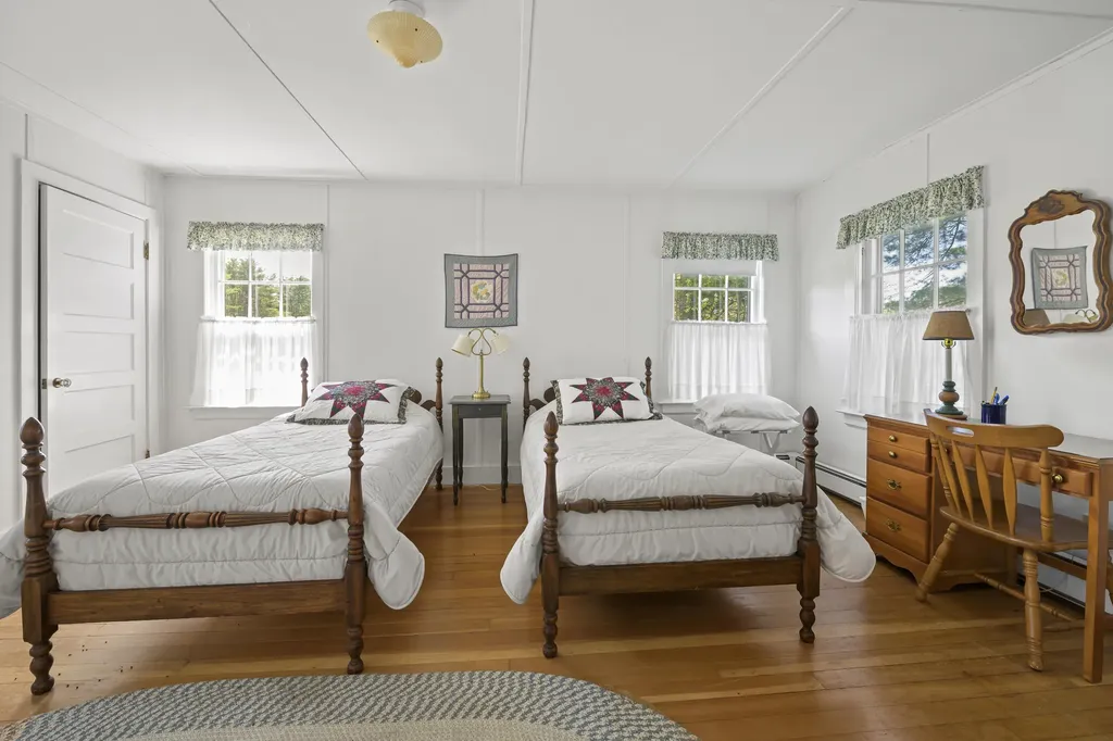 36 Pleasant Street Damariscotta ME 04553